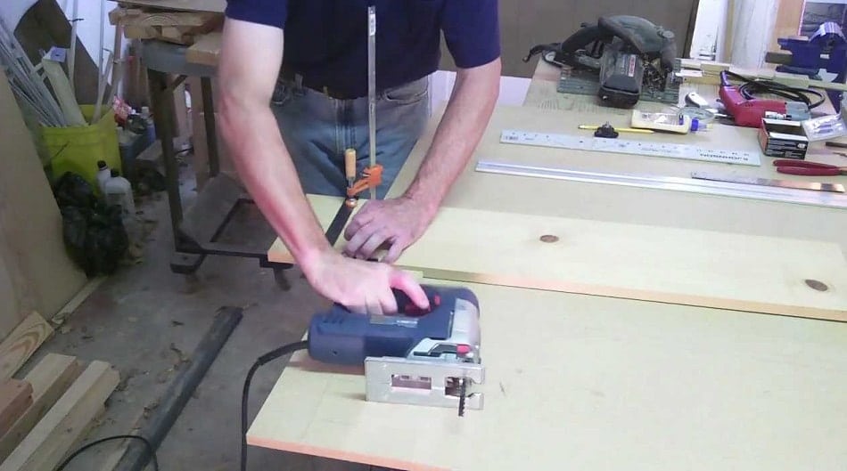 How to Use A Jigsaw to Cut A Straight Line