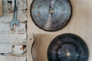 change blade of ryobi miter saw