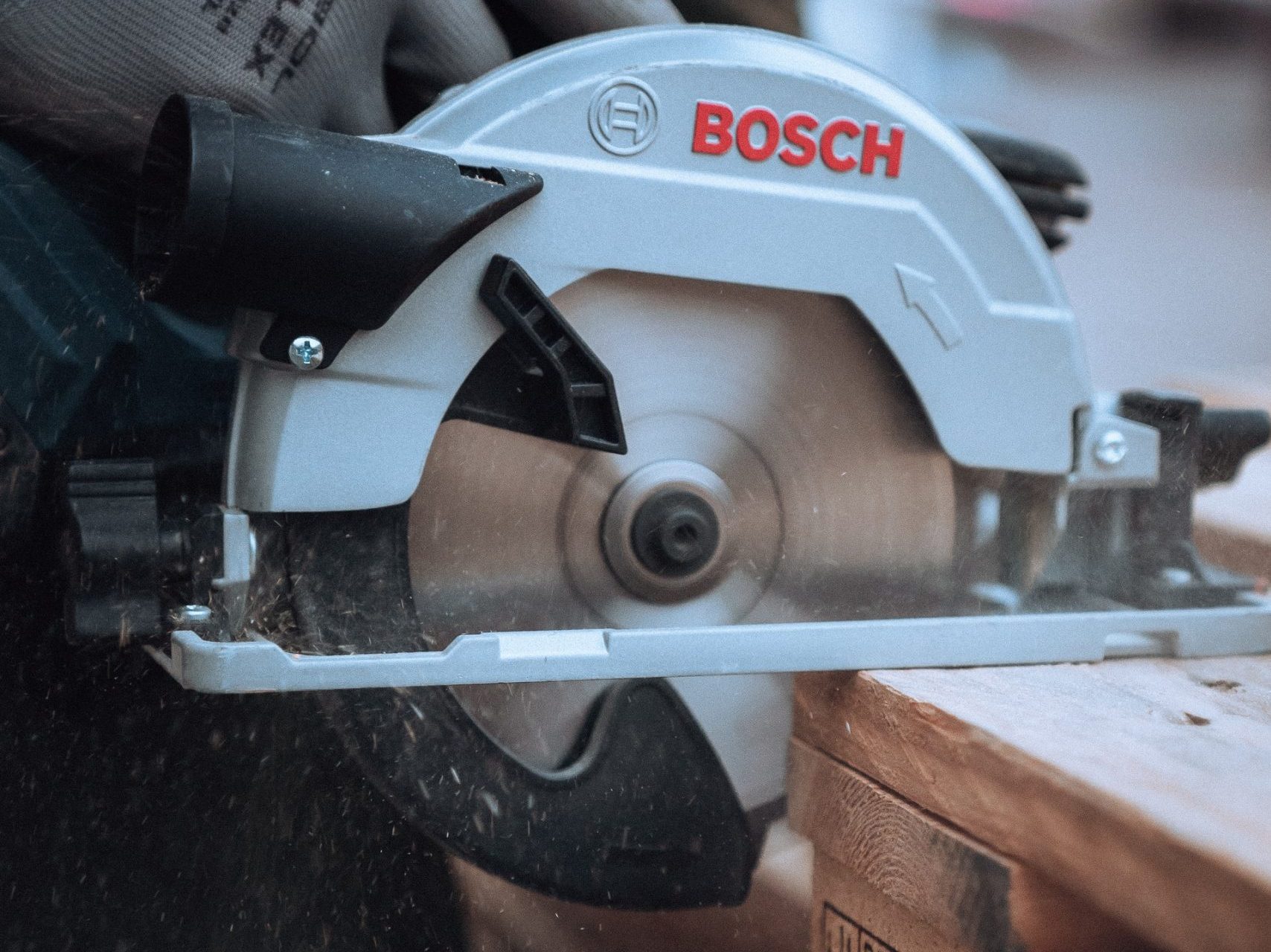 Black and decker 2024 circular saw blade installation