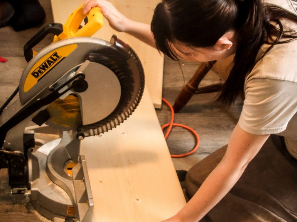how to cut sheet metal with a circular saw